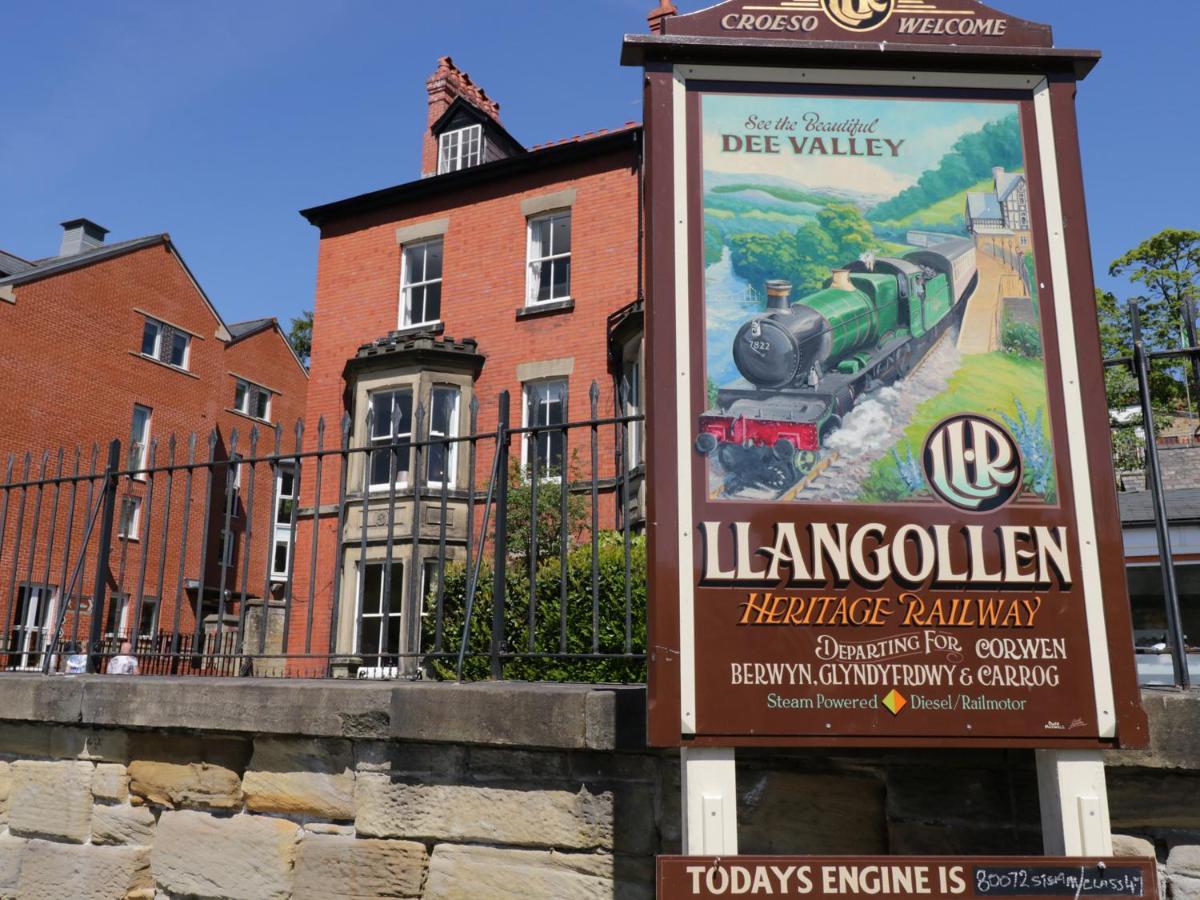 Westoe Hideaway Villa Llangollen Exterior foto