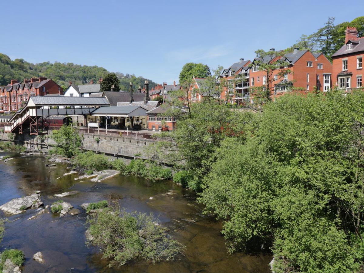 Westoe Hideaway Villa Llangollen Exterior foto